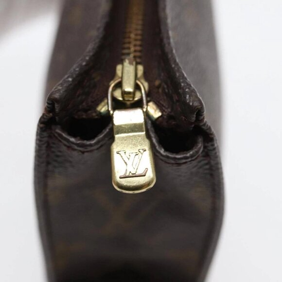 LOUIS VUITTON Monogram Poche Toilette 15 Pouch - Picture 9 of 16
